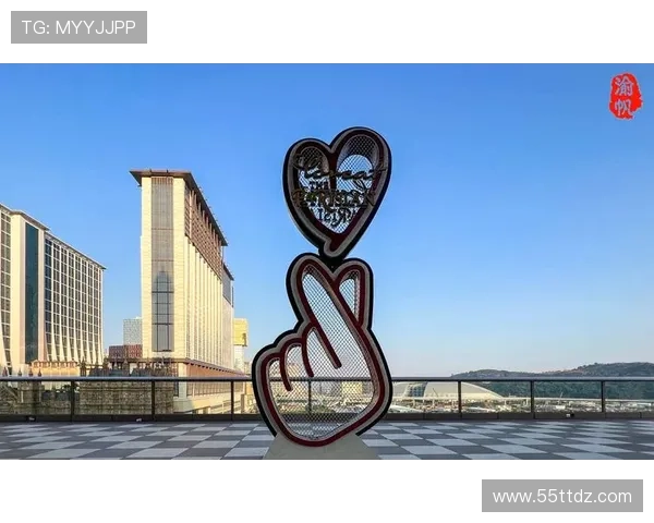 探索澳门巴黎人铁塔：浪漫与奢华的完美结合